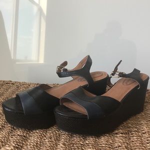 Coral Como Platform Sandals